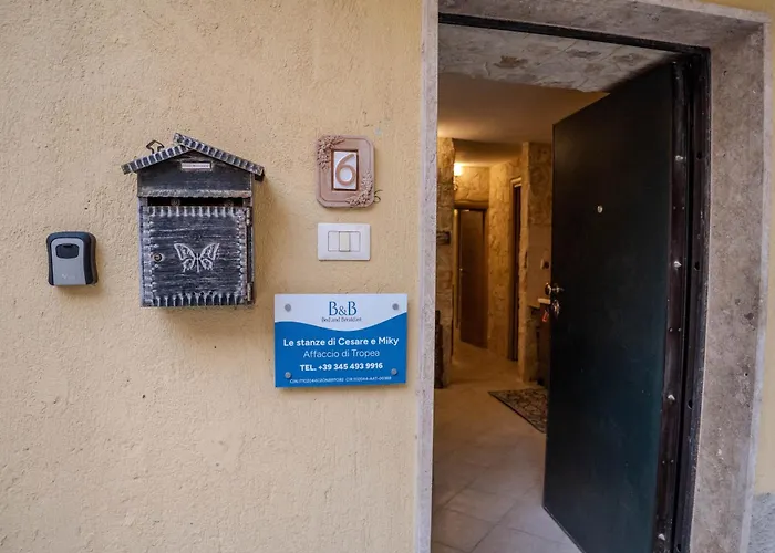 Le Stanze Di Cesare E Miky - Affaccio Di דירה טרופאה