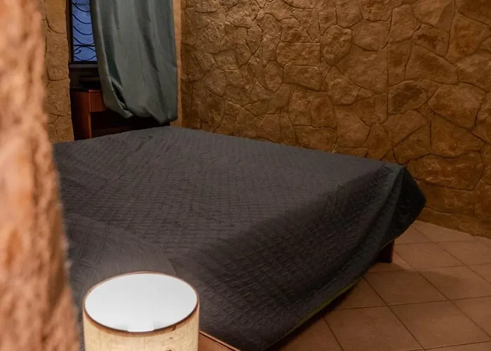 Le Stanze Di Cesare E Miky - Affaccio Di דירה טרופאה