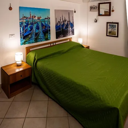 Le Stanze Di Cesare E Miky - Affaccio Di Apartment *